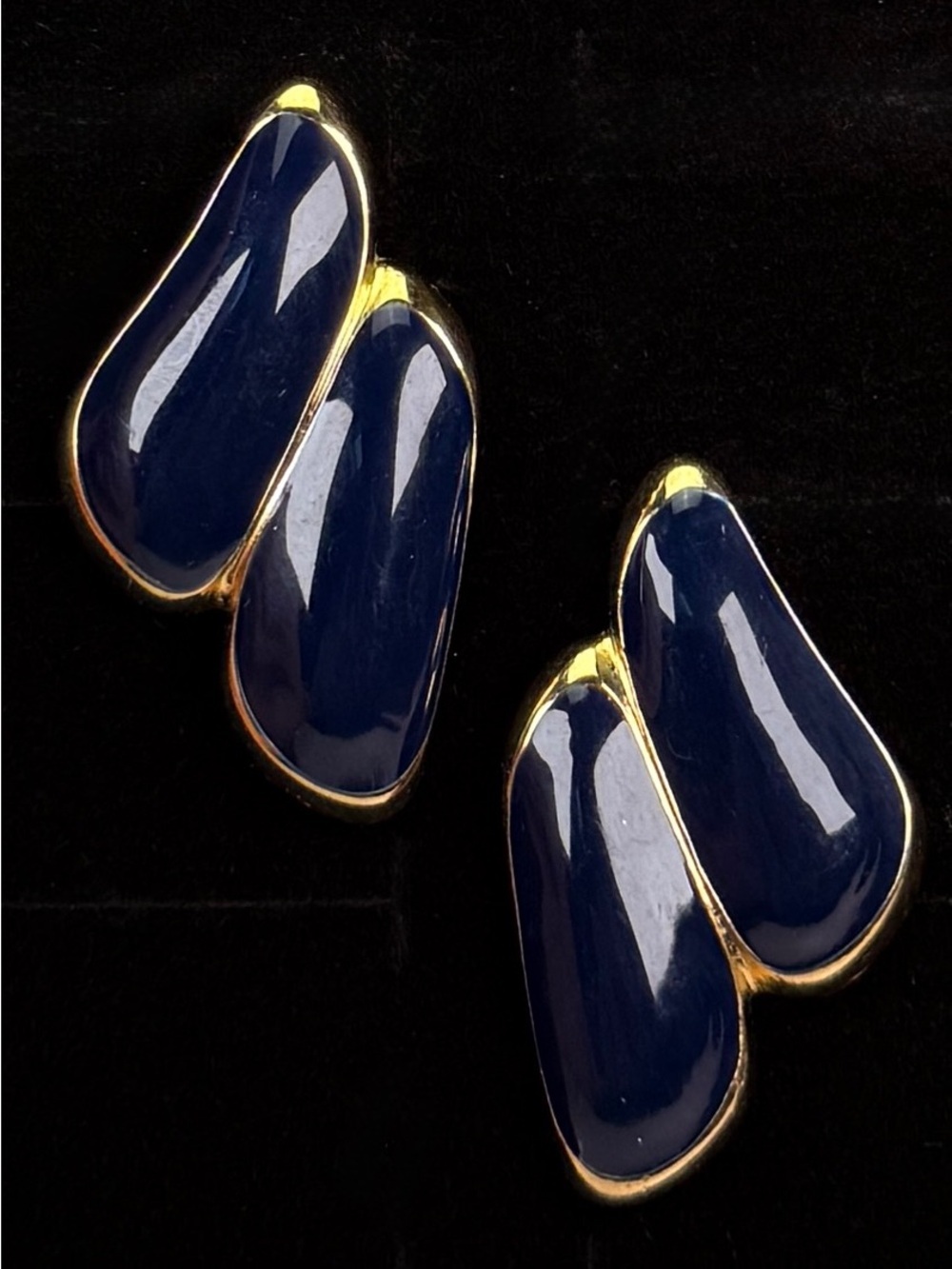 Elegant Vintage Monet Goldtone and Blue Clip On Earrings